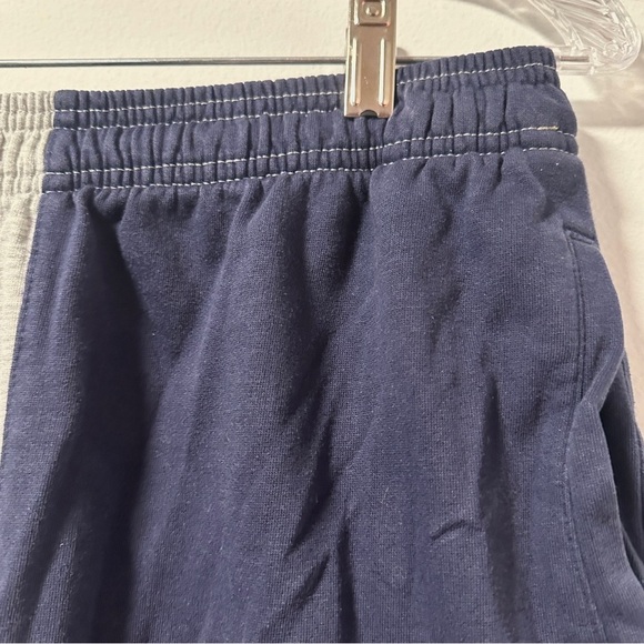 Vintage Umbro Gray Navy Blue Logo Two-Toned Sweat Shorts Youth Size XL 16/18 - Picture 6 of 15